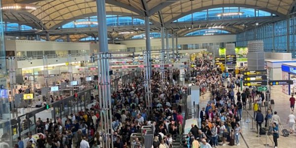 La huelga colapsa los filtros en el Aeropuerto de Alicante-Elche