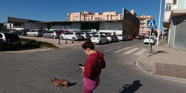 Torrellano exige medidas ante el descontrol de aparcamientos que cercan ya el núcleo urbano